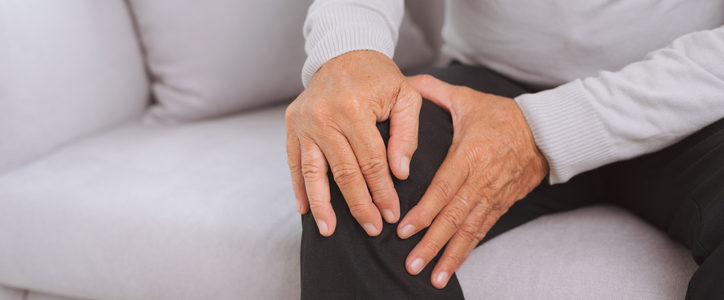 senior man knee pain