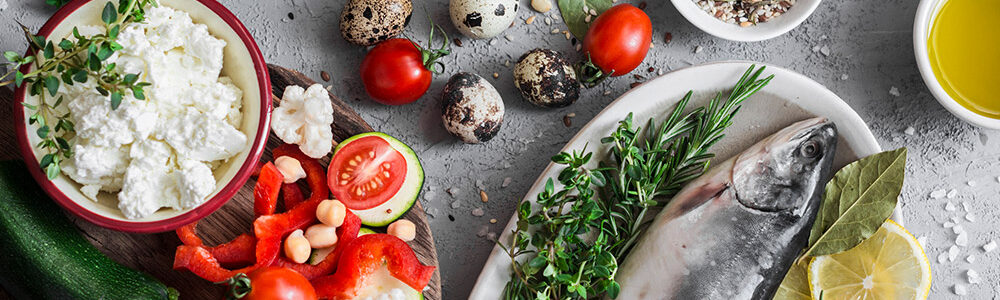 Platter of vegetables on a table.